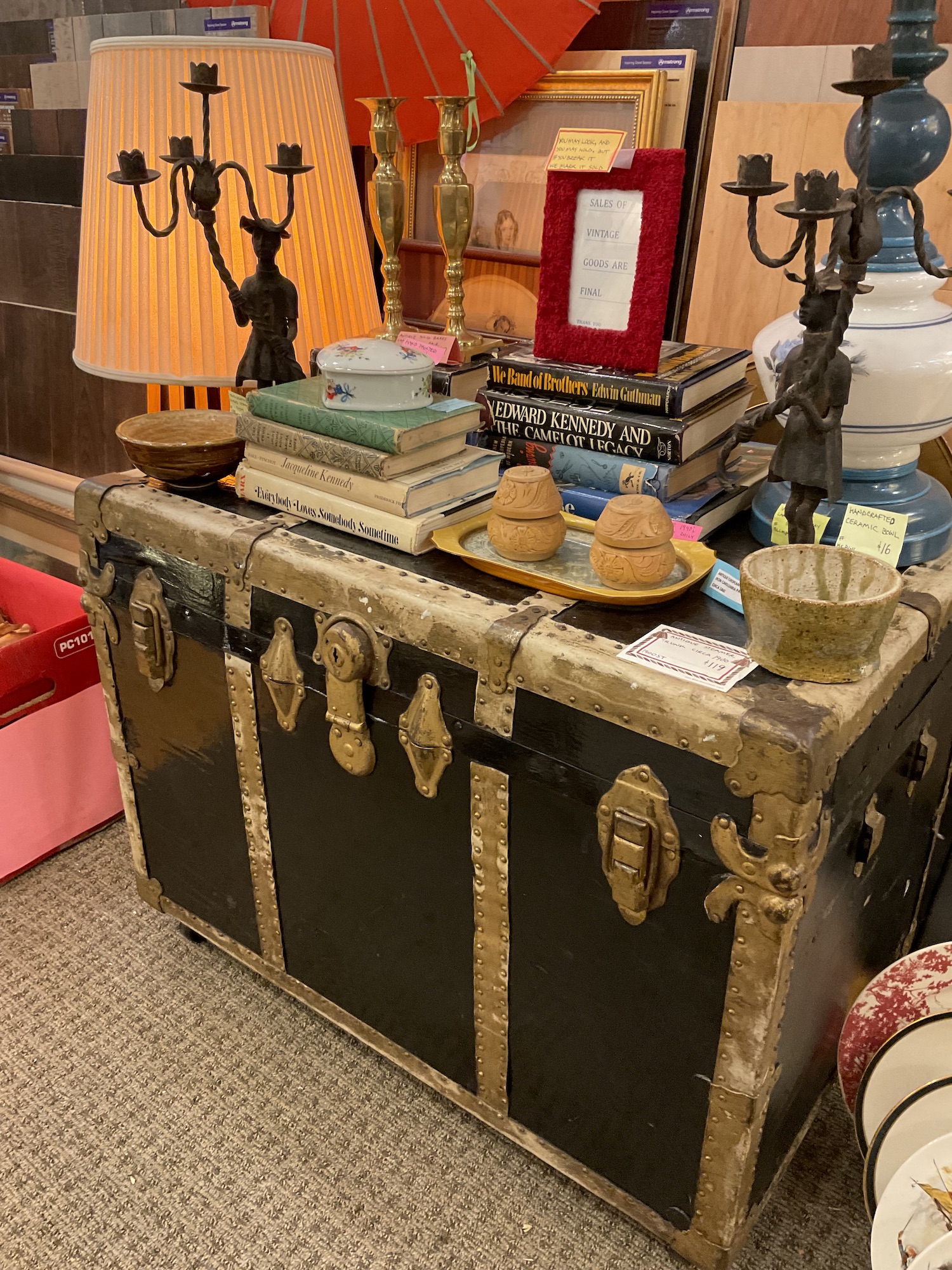 ANTIQUE STEAMER TRUNK CIRCA 1900 $119